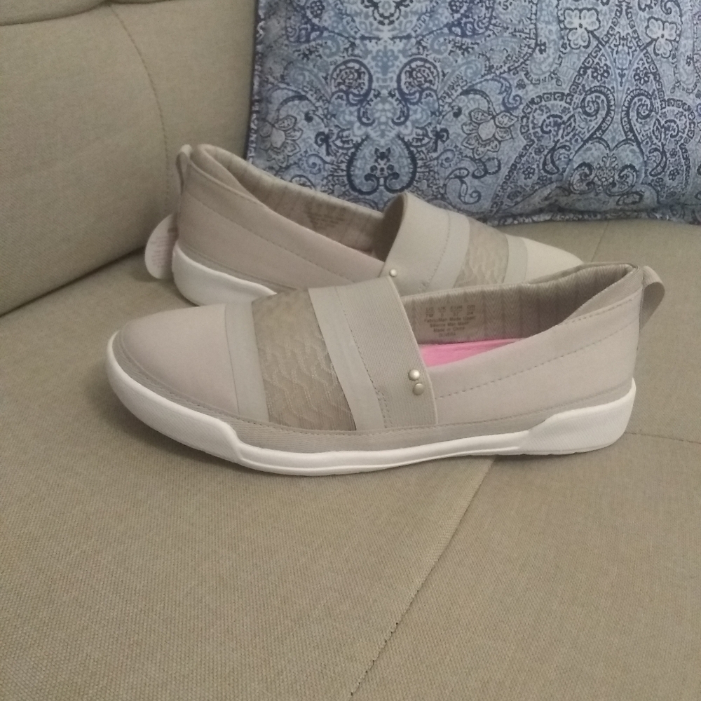 Ryka Olivera slip-on flats silver cloud NWT